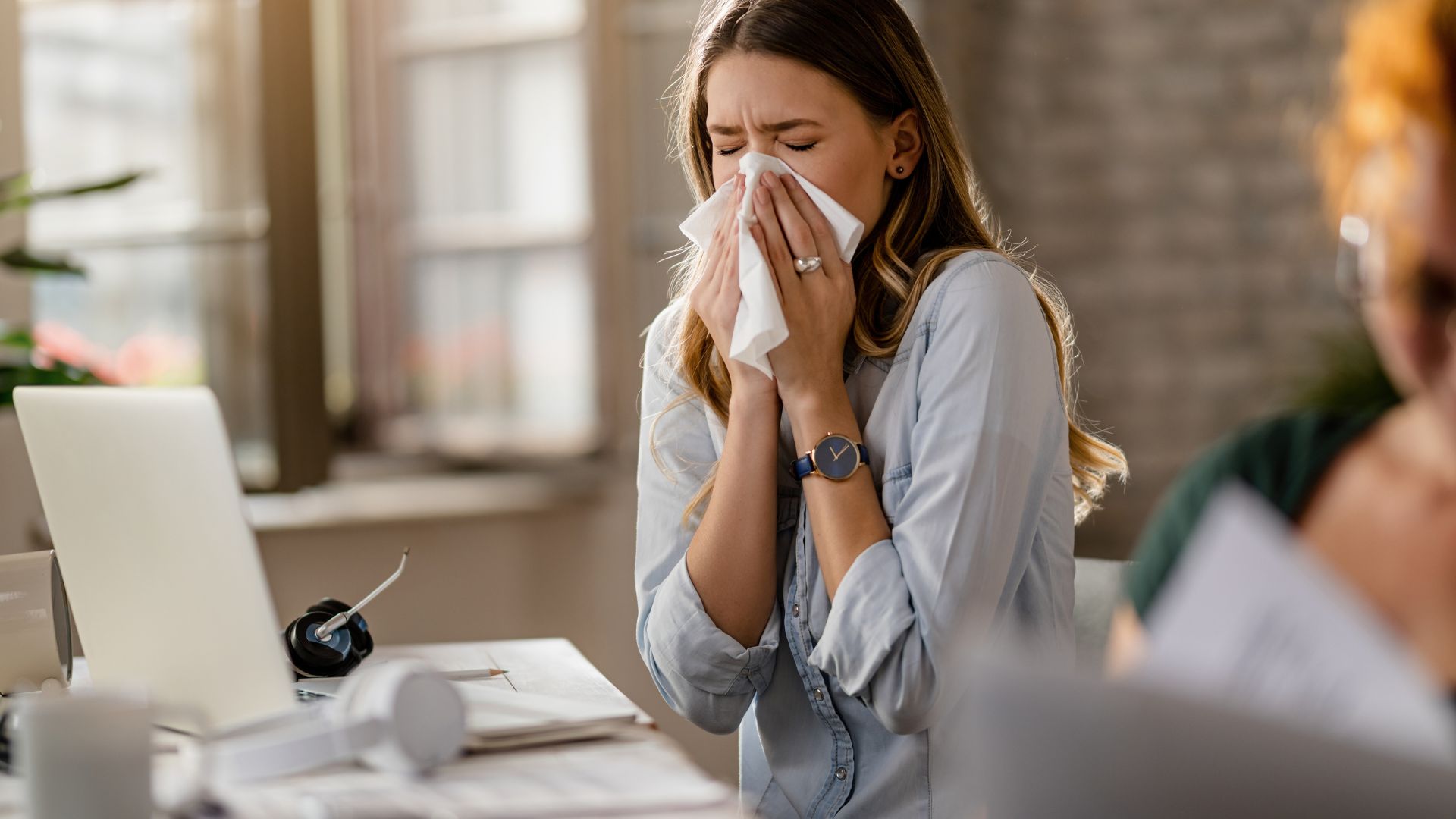 girl suffering from allergies